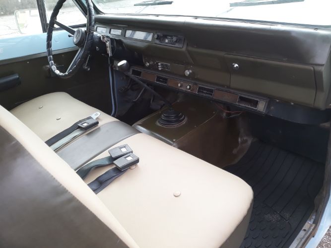 International-Scout-1977-Blue-Tan-21