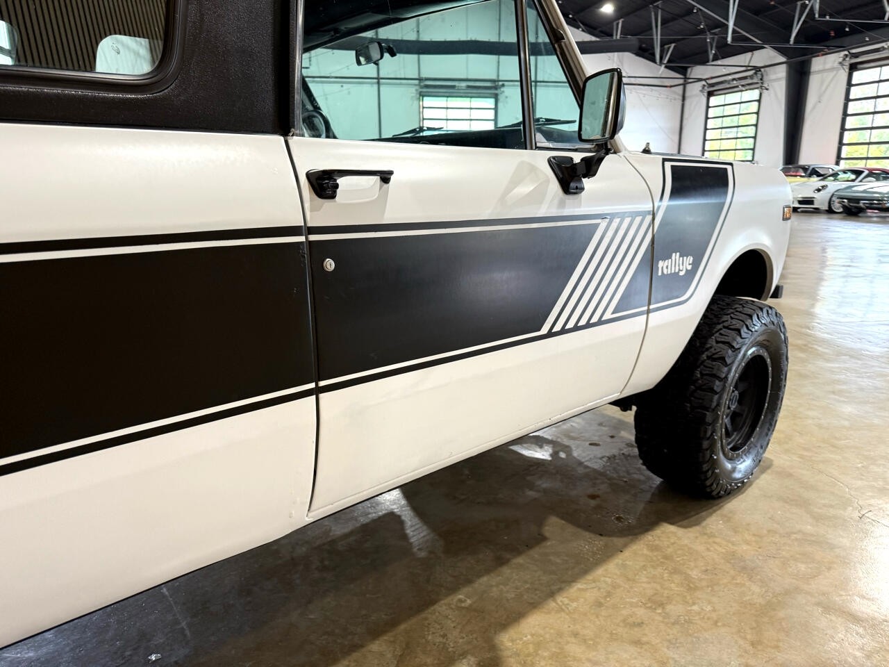 International-Scout-II-1976-SUV-14