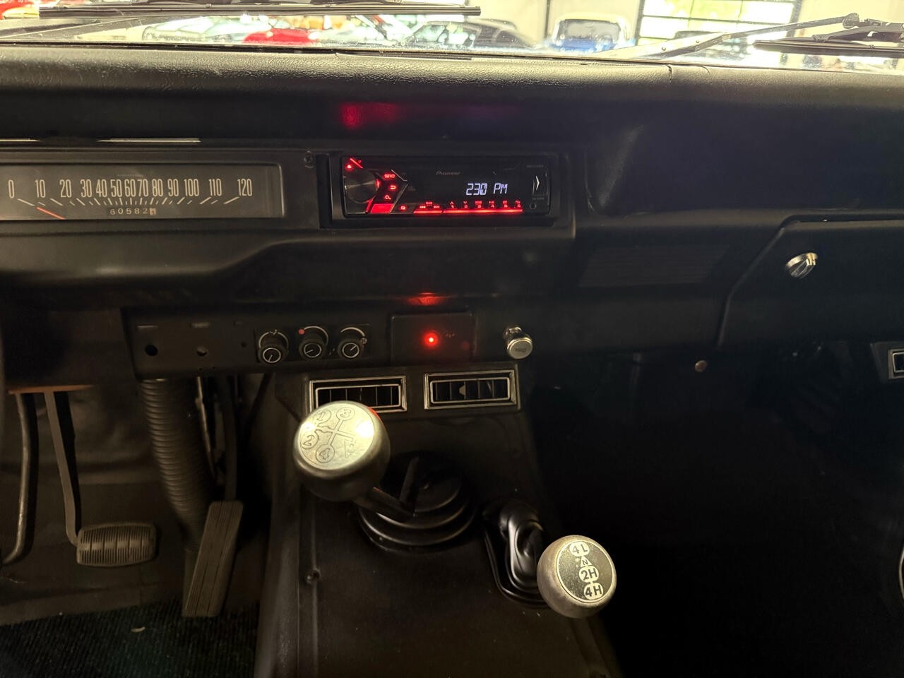 International-Scout-II-1976-SUV-29