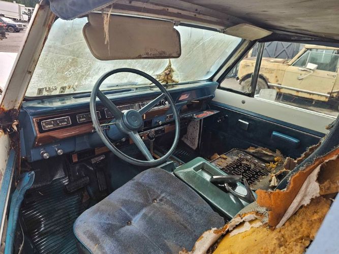 International-Scout-ii-1976-White-Blue-18