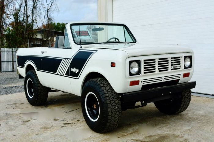 International-Scout-ii-1980-White-4