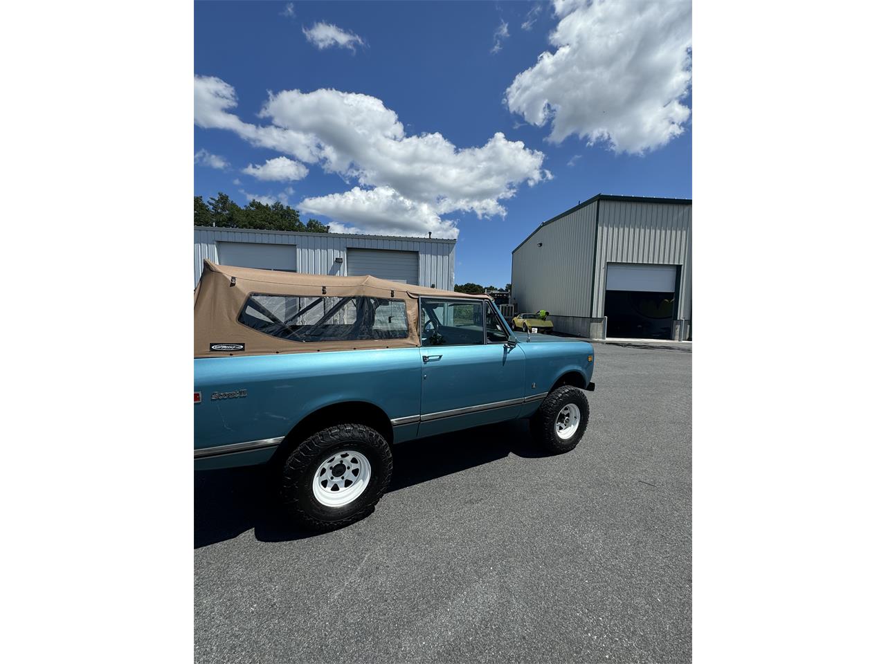 International-harvester-Scout-ii-1972-Blue-Black-and-Blue-1