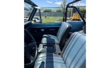 International-harvester-Scout-ii-1972-Blue-Black-and-Blue-10