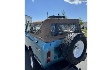 International-harvester-Scout-ii-1972-Blue-Black-and-Blue-13
