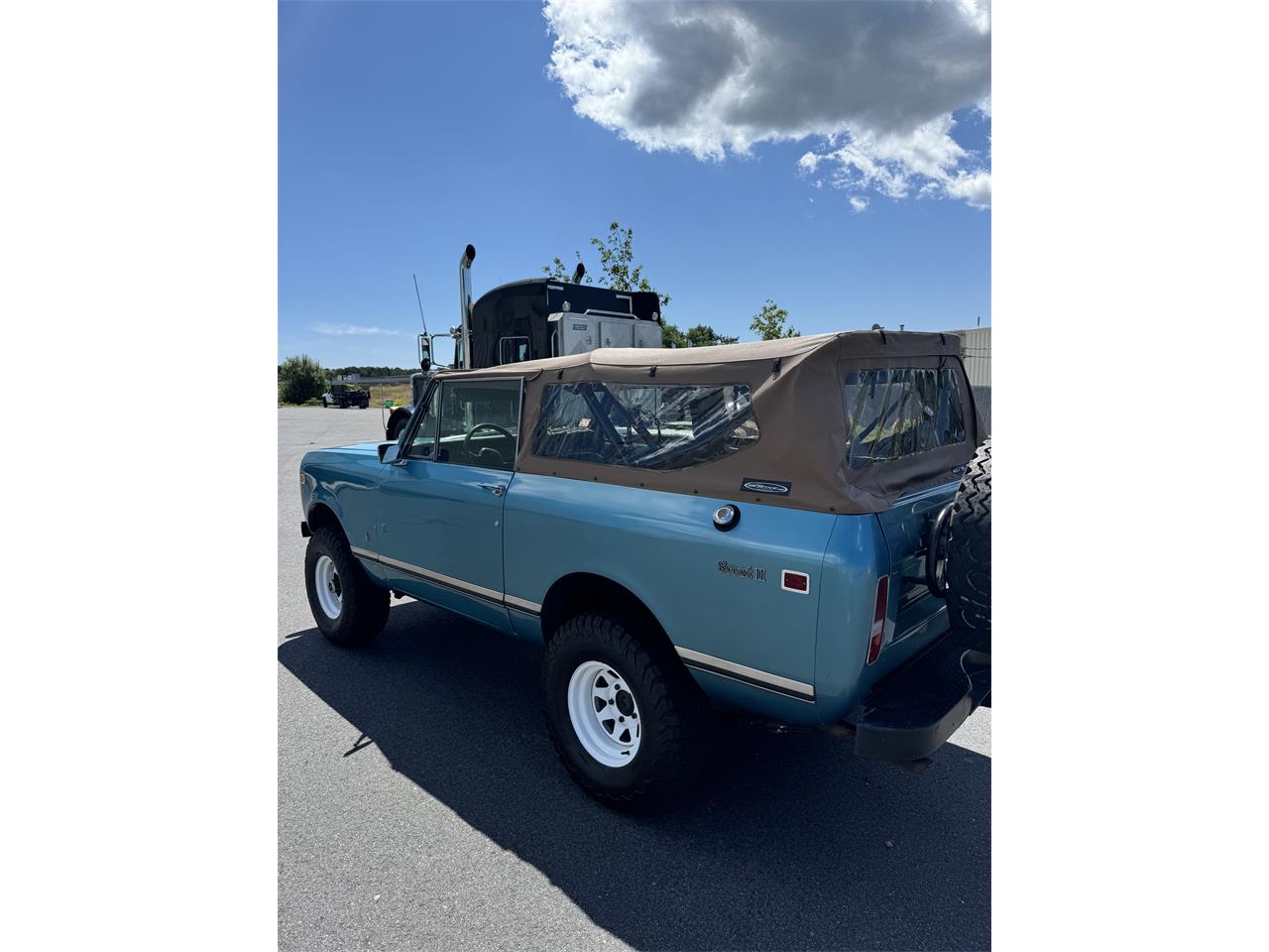 International-harvester-Scout-ii-1972-Blue-Black-and-Blue-17