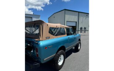 International-harvester-Scout-ii-1972-Blue-Black-and-Blue-18