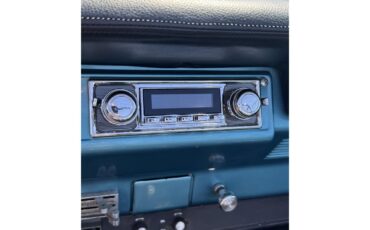 International-harvester-Scout-ii-1972-Blue-Black-and-Blue-4