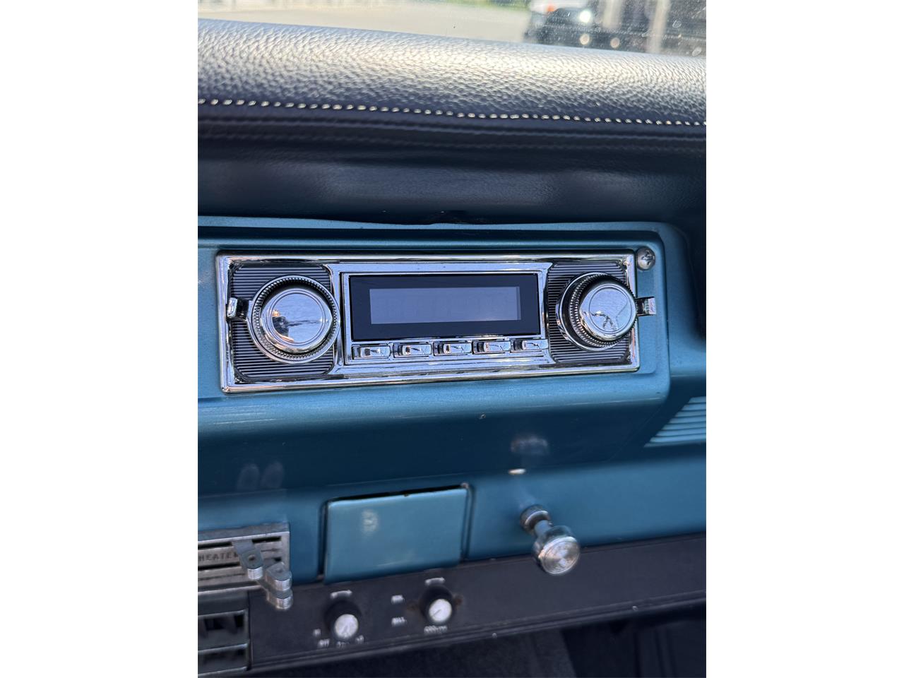 International-harvester-Scout-ii-1972-Blue-Black-and-Blue-4