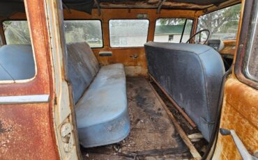 International-harvester-travelall-1960-10