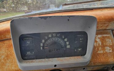 International-harvester-travelall-1960-16