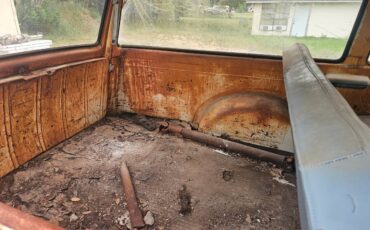 International-harvester-travelall-1960-7