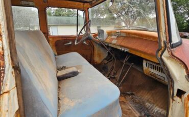 International-harvester-travelall-1960-9