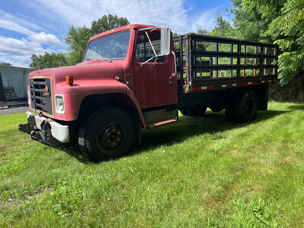 International-s1600-diesel-1989-red-8