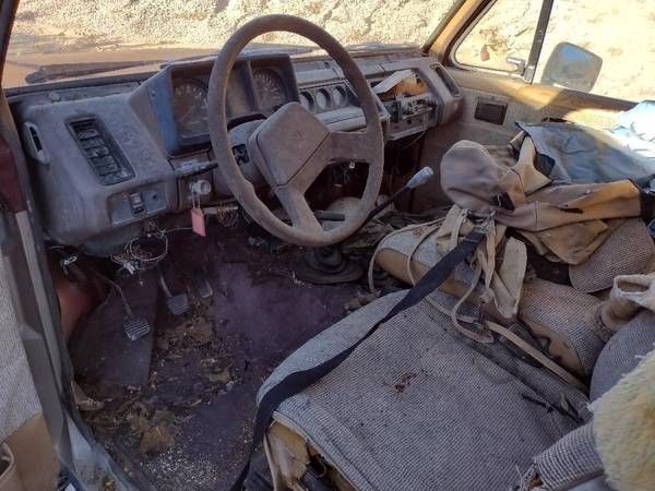 Isuzu-Trooper-1986-1