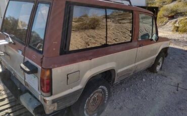 Isuzu-Trooper-1986-3