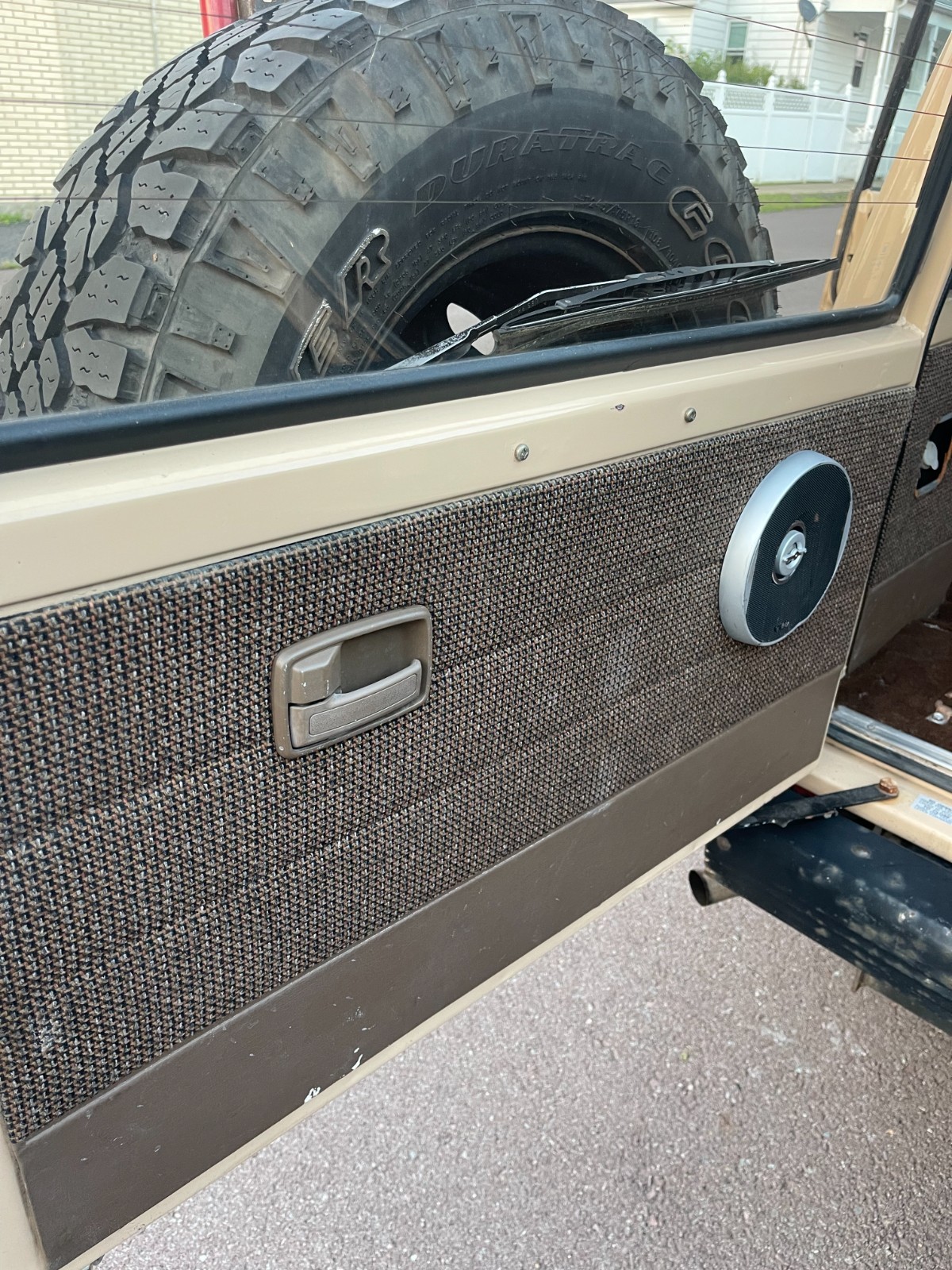 Isuzu-Trooper-1990-11