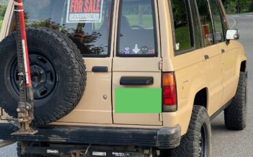 Isuzu-Trooper-1990-13