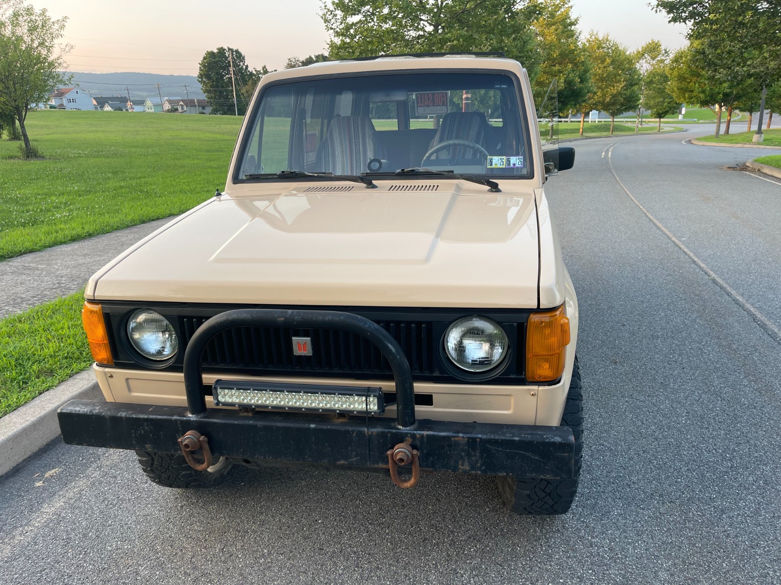 Isuzu-Trooper-1990-19