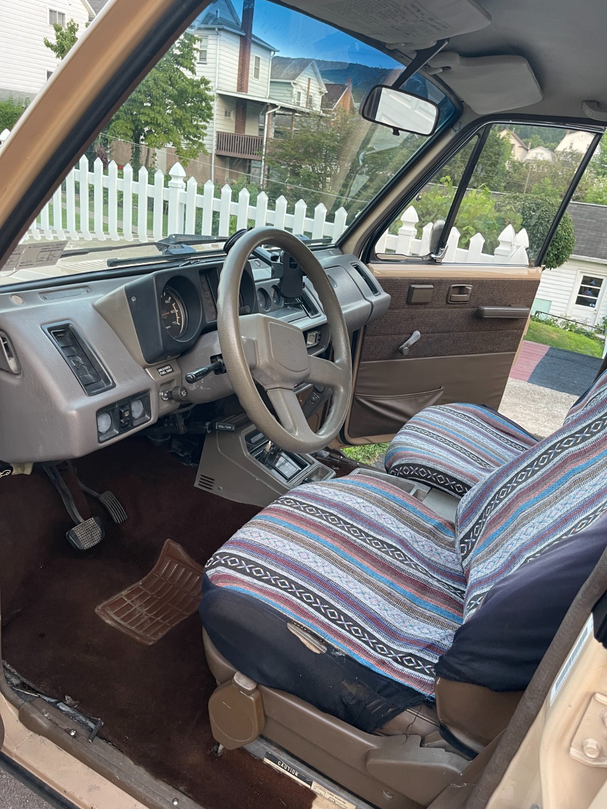 Isuzu-Trooper-1990-6