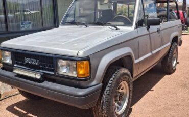 Isuzu-trooper-1987-1