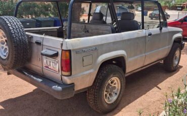 Isuzu-trooper-1987-1