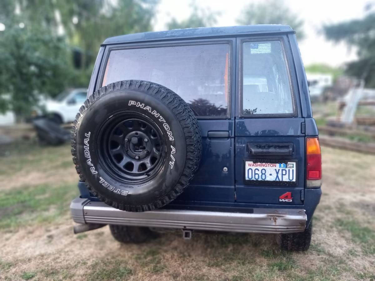 Isuzu-trooper-1989-blue-1