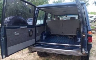 Isuzu-trooper-1989-blue-2