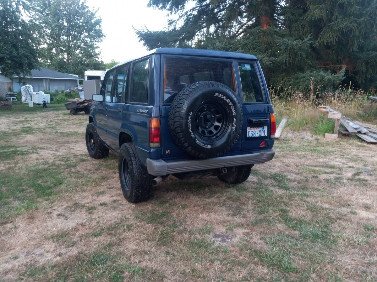 Isuzu-trooper-1989-blue-5