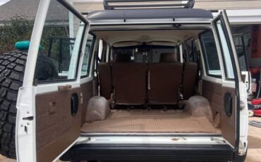 Isuzu-trooper-1989-white-18