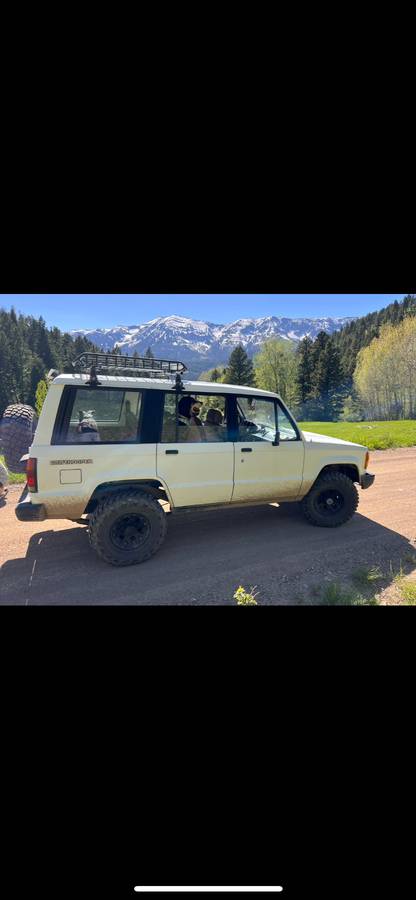 Isuzu-trooper-1989-white-2
