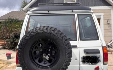 Isuzu-trooper-1989-white-4