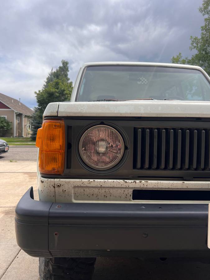 Isuzu-trooper-1989-white-5