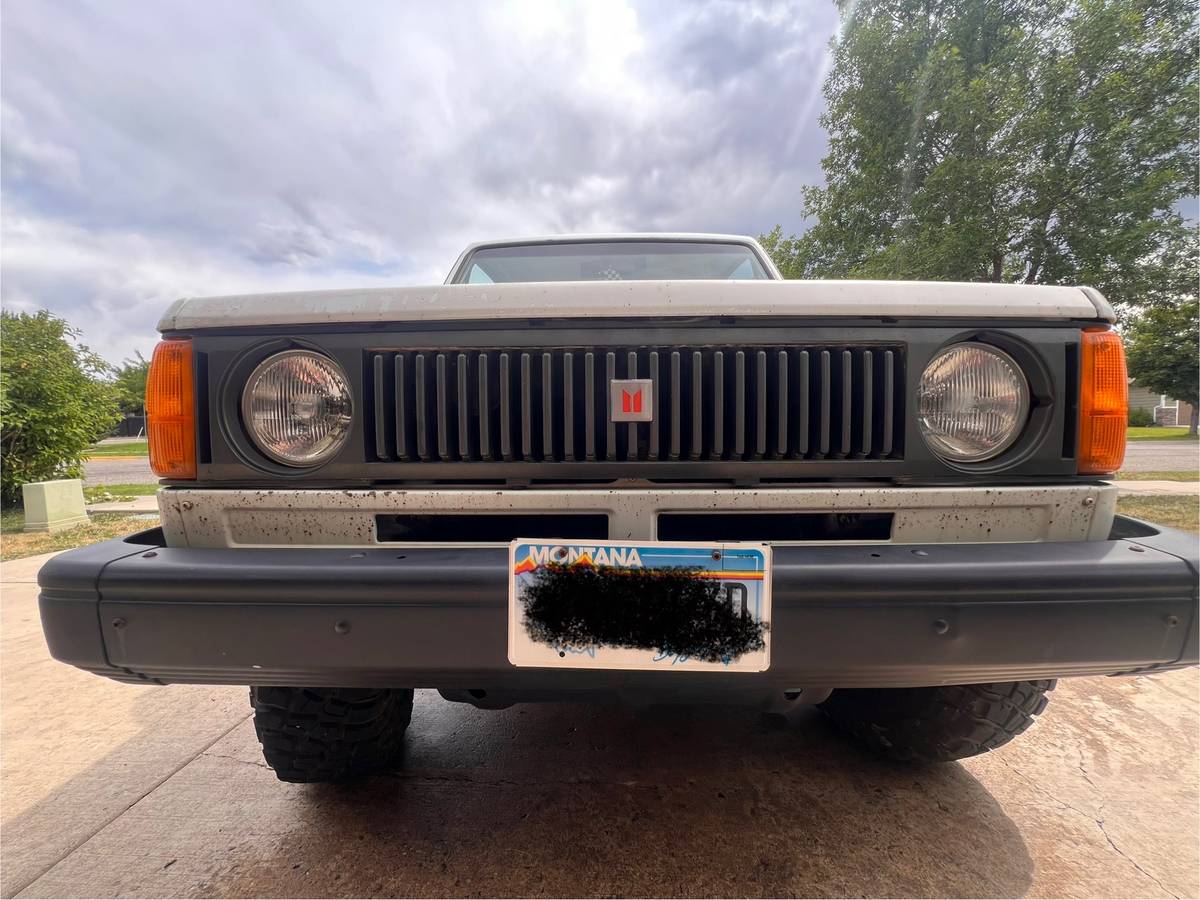 Isuzu-trooper-1989-white-6