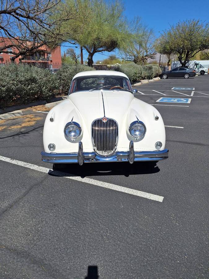 Jaguar-1958-white-1