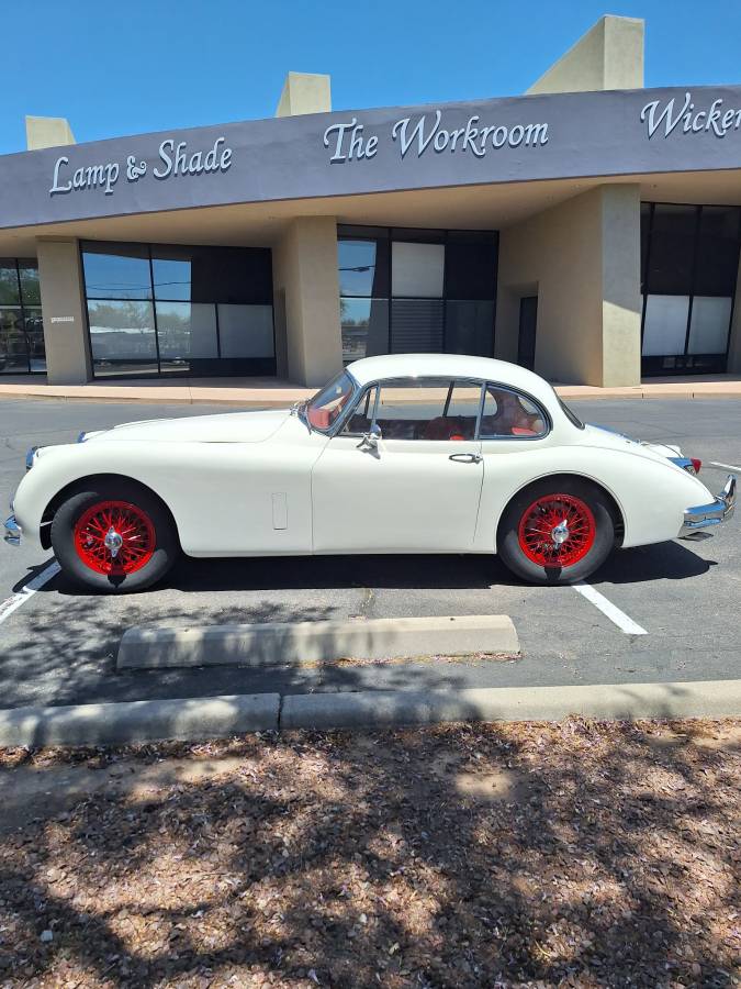 Jaguar-1958-white-2