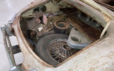 Jaguar-E-Type-1964-Convertible-24
