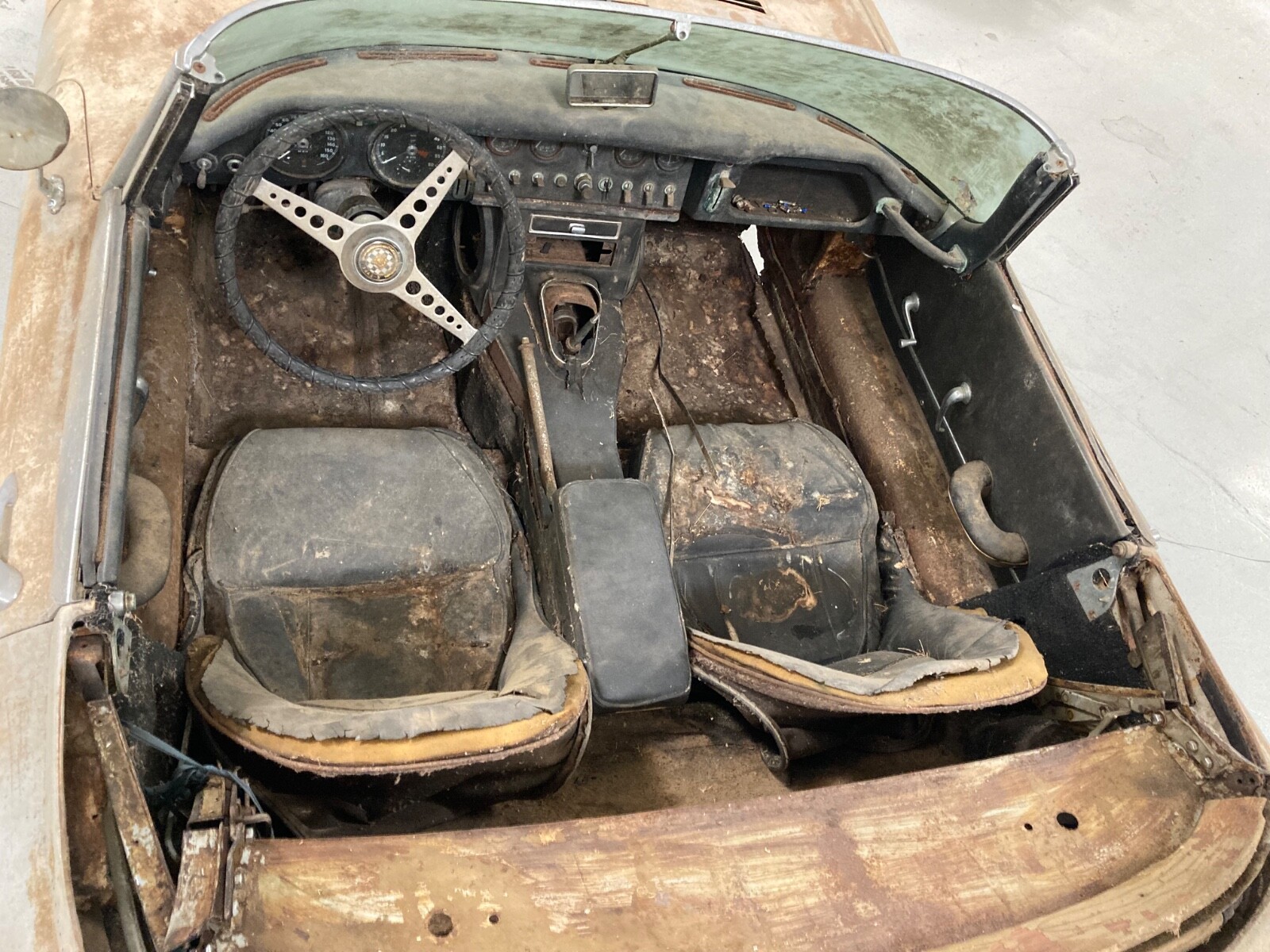 Jaguar-E-Type-1964-Convertible-6