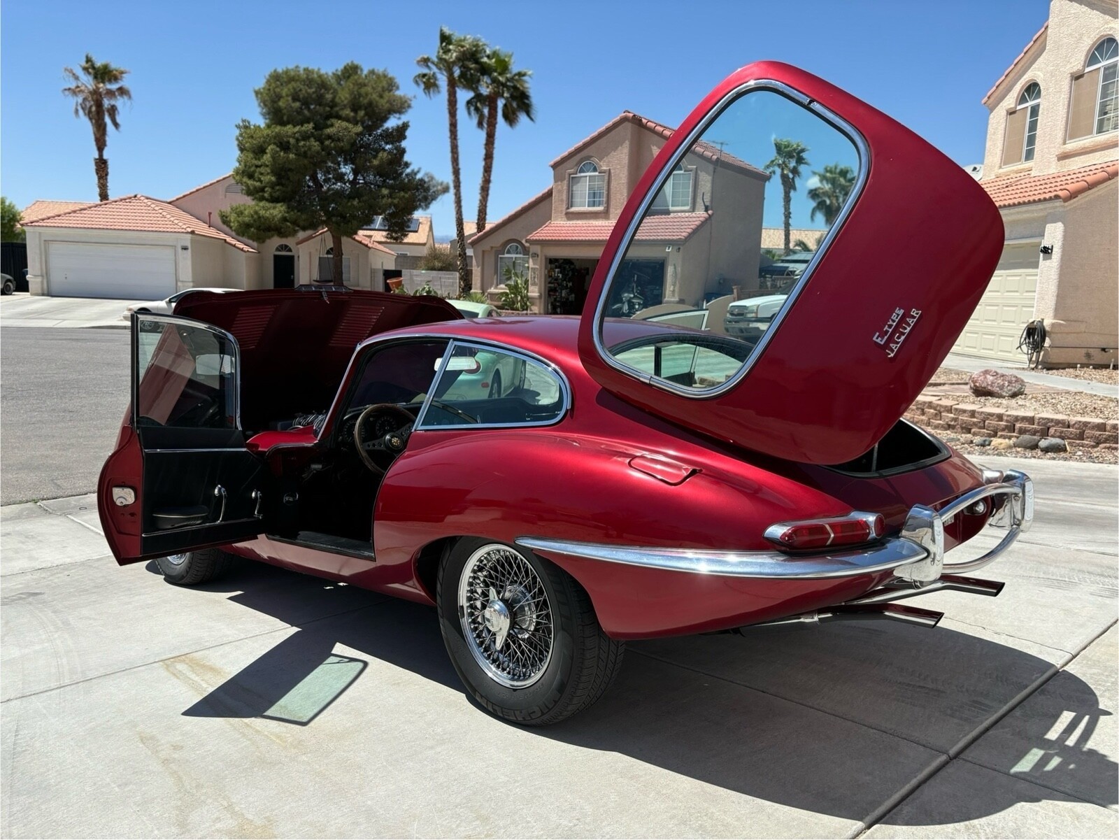 Jaguar-E-Type-1964-Coupe-5