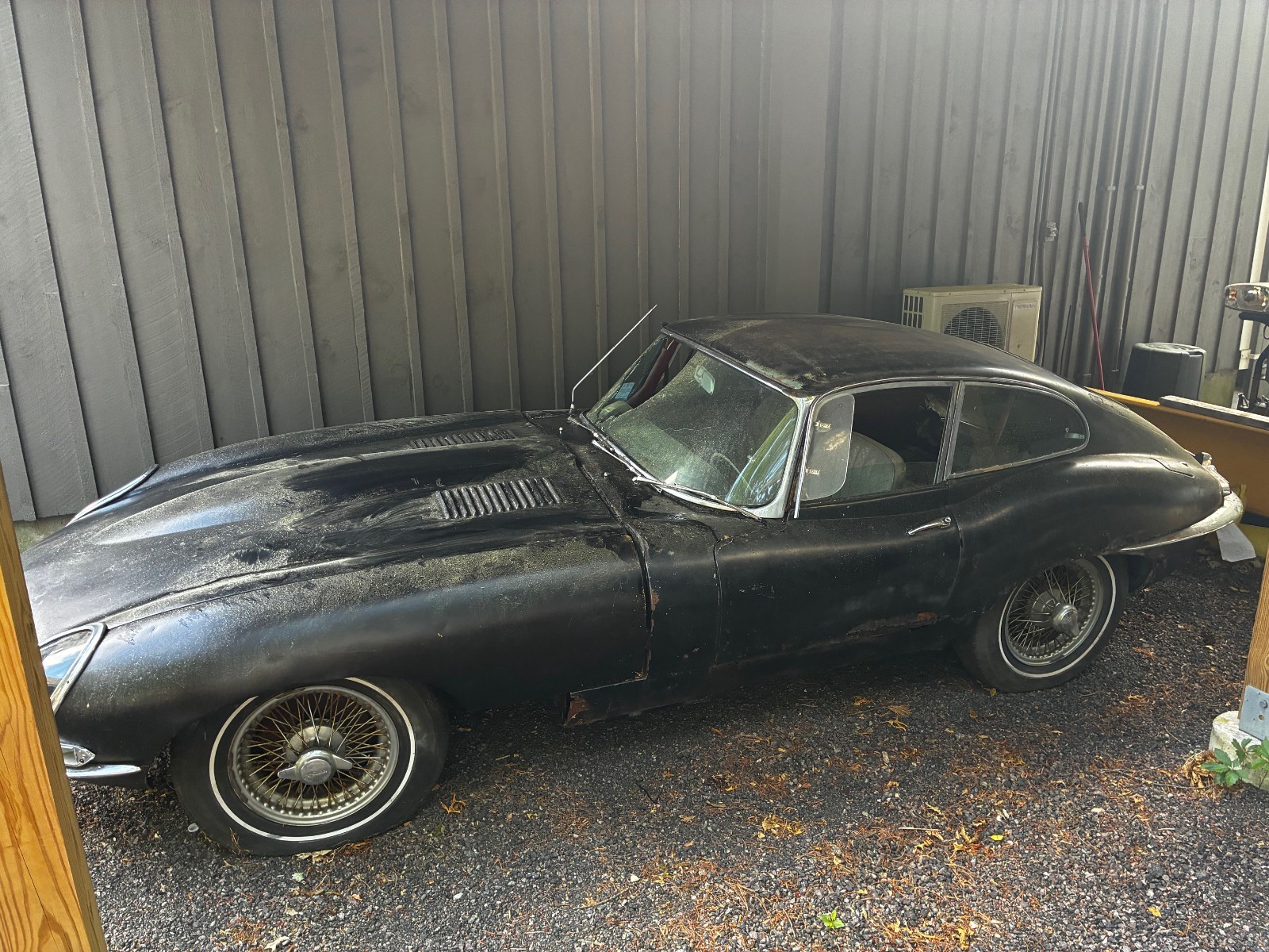 Jaguar-E-Type-1965-1