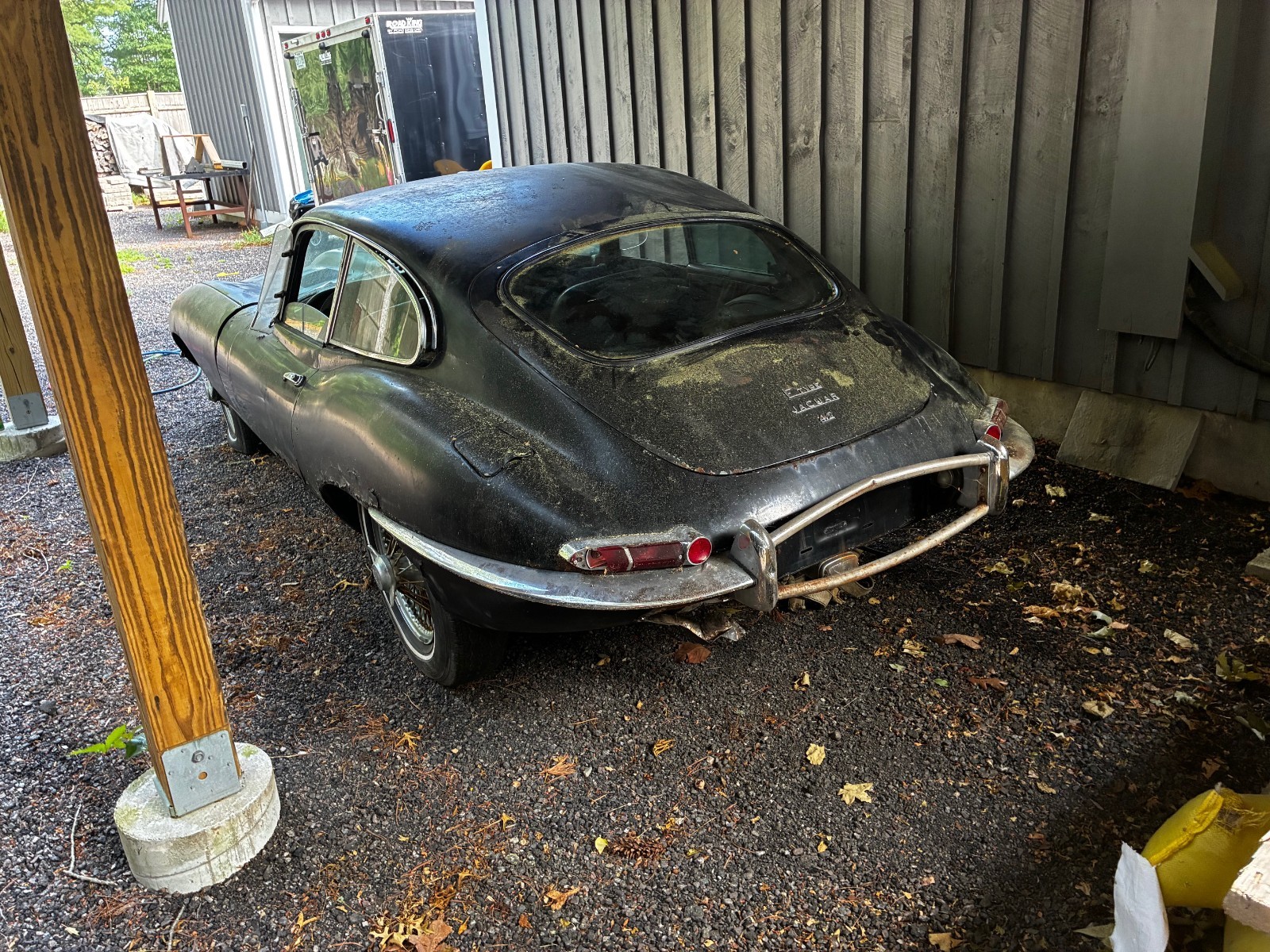 Jaguar-E-Type-1965-3