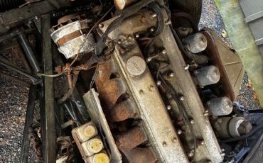 Jaguar-E-Type-1965-7