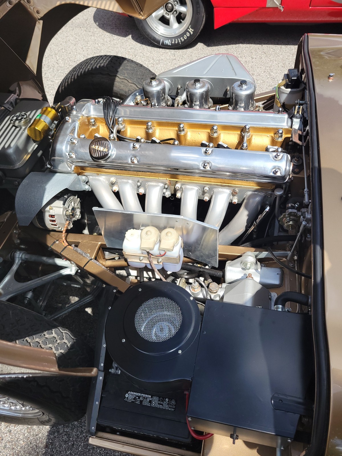 Jaguar-E-Type-1967-Convertible-15