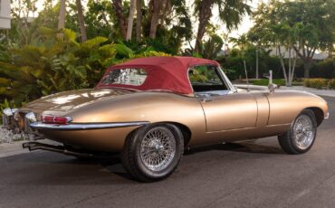 Jaguar-E-Type-1967-Convertible-2