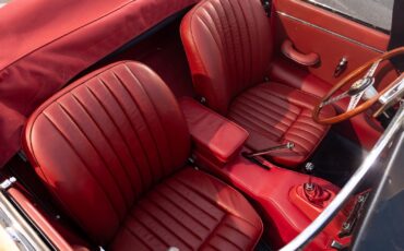Jaguar-E-Type-1967-Convertible-8