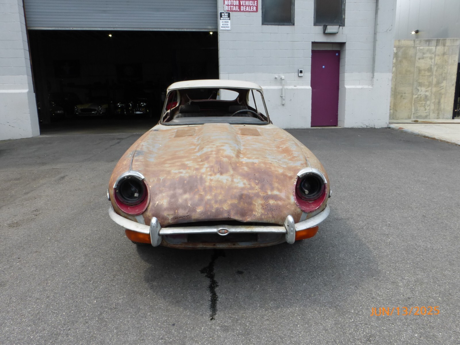Jaguar-E-Type-1969-1