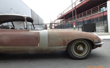Jaguar-E-Type-1969-13