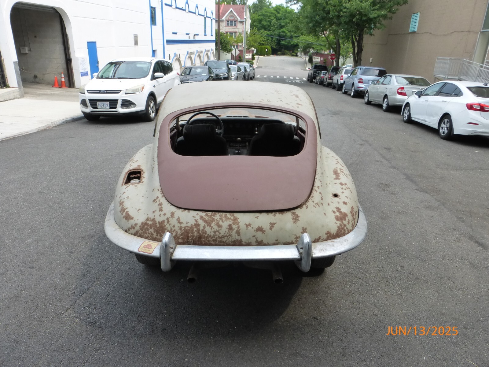 Jaguar-E-Type-1969-3