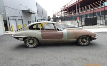 Jaguar-E-Type-1969-4