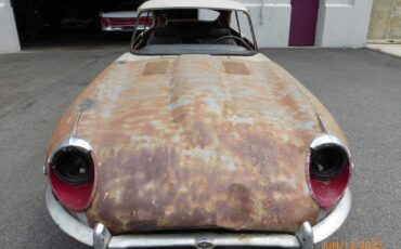 Jaguar-E-Type-1969-6
