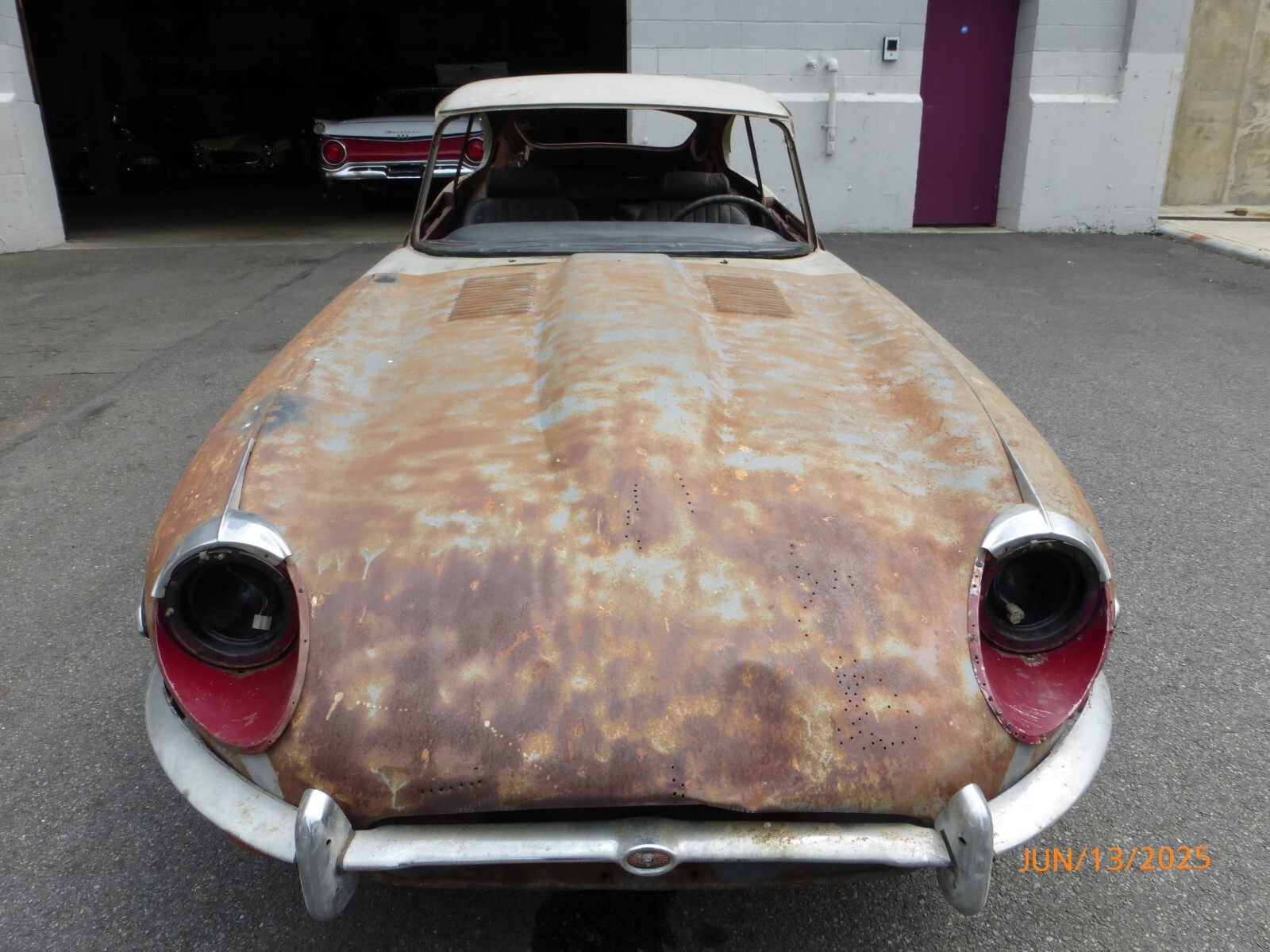 Jaguar-E-Type-1969-6